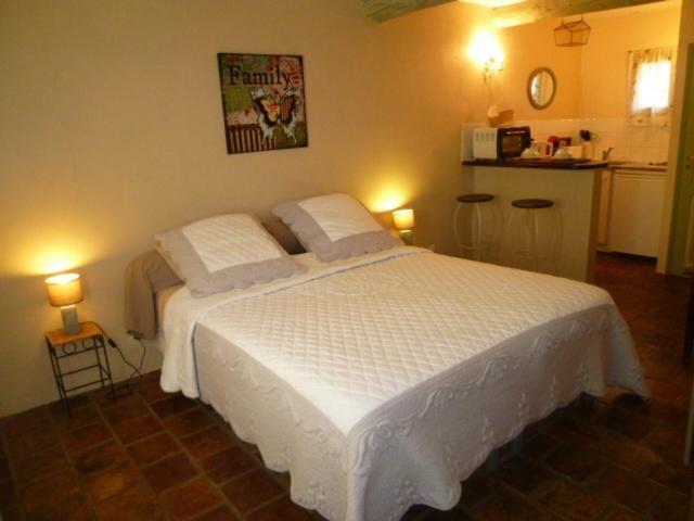 Les Tournillayres Hotel Bedoin Room photo